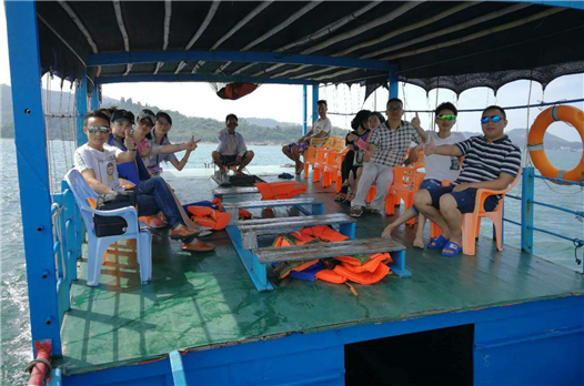 鑫通聯(lián)集團(tuán)市場部惠州雙月灣兩日行